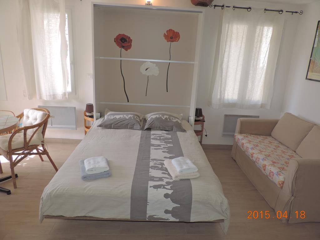 Les Cigales D'Estoublon Apartment Exterior photo